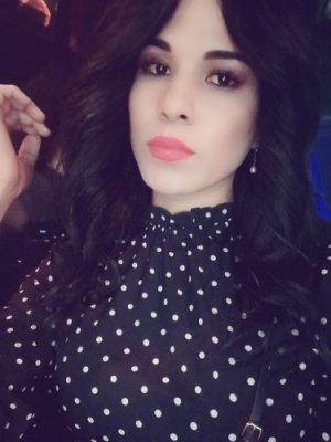 Транссексуалка Андина 